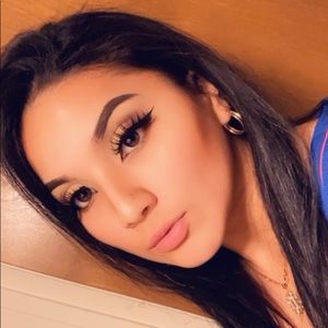 Meet your Posher, Mayra